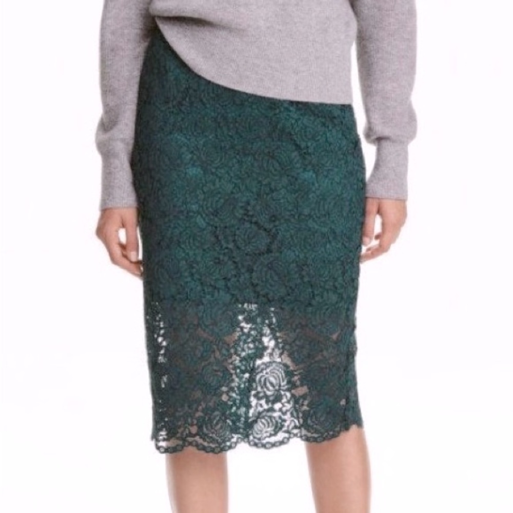 H&M Lace Pencil Skirt size 4. Gently worn.